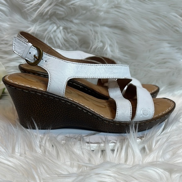 EUC Born White and Brown Wedge Leather Sandals with Padded Footbed, 10M - Picture 3 of 14